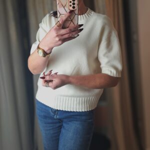 SWETER Z KRÓTKIM RĘKAWEM-ŚMIETANKA