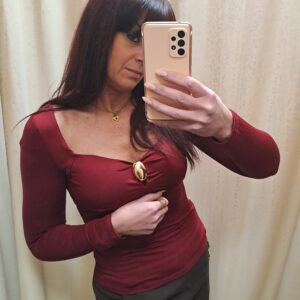 Bluzka z klamrą- bordo